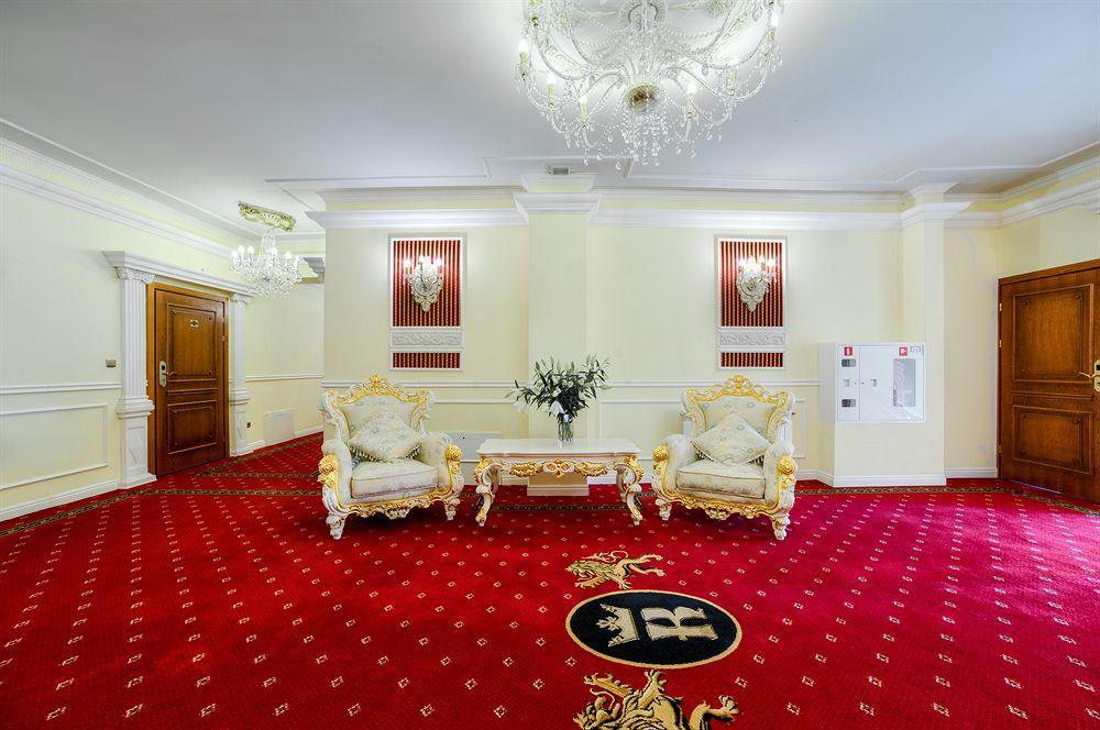 Hotel Krolewskiジャヌフ・ルベルスキ エクステリア 写真