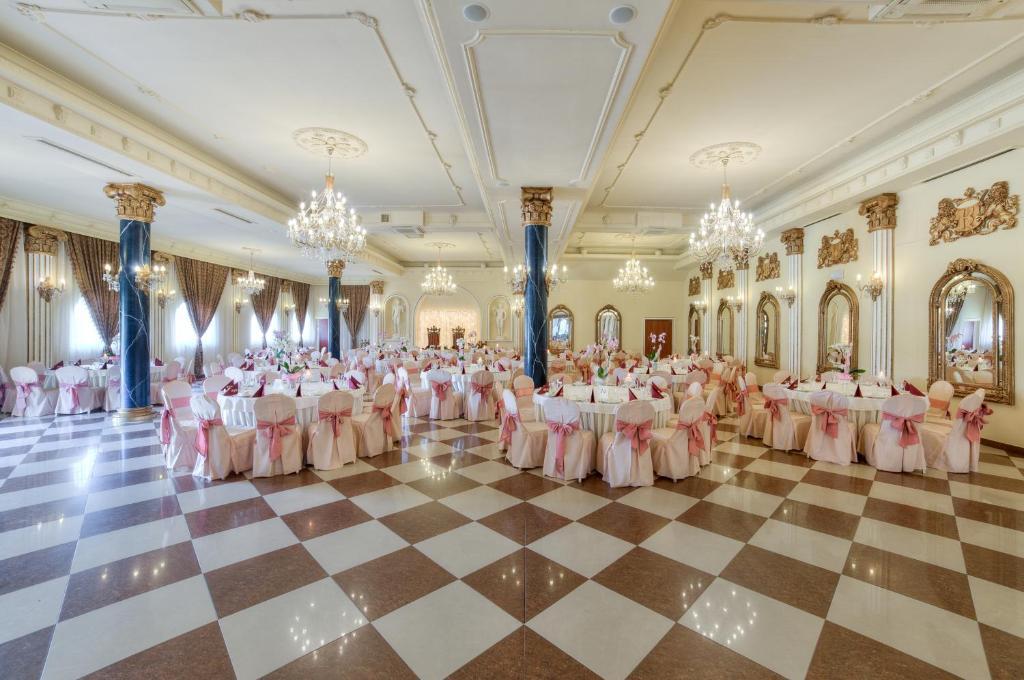 Hotel Krolewskiジャヌフ・ルベルスキ エクステリア 写真