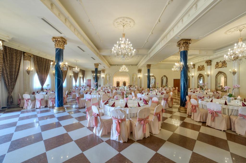 Hotel Krolewskiジャヌフ・ルベルスキ エクステリア 写真