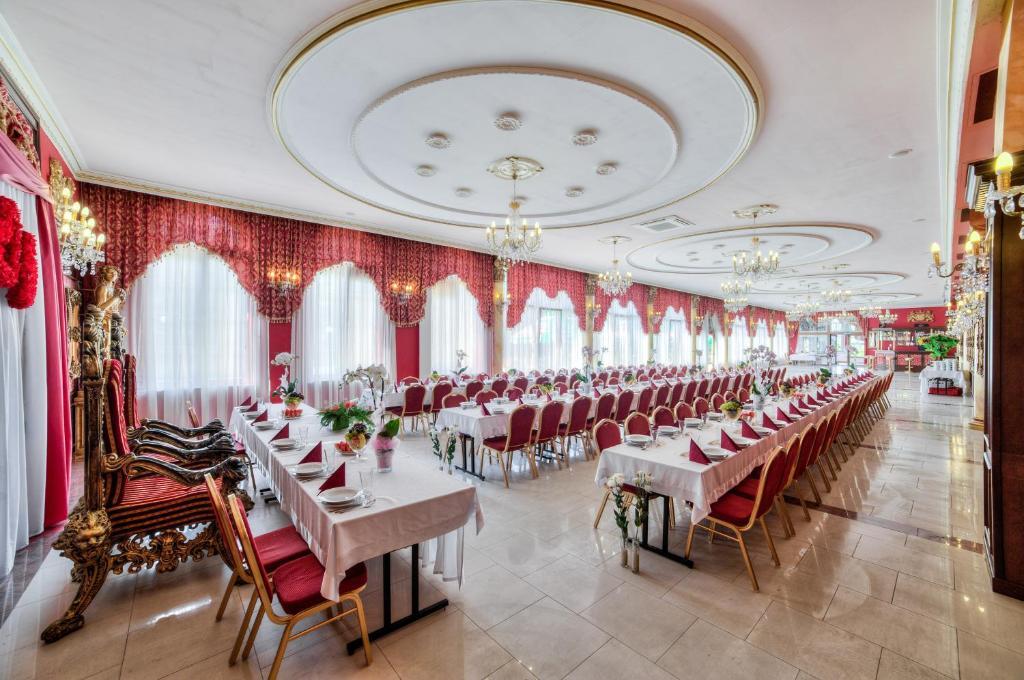 Hotel Krolewskiジャヌフ・ルベルスキ エクステリア 写真