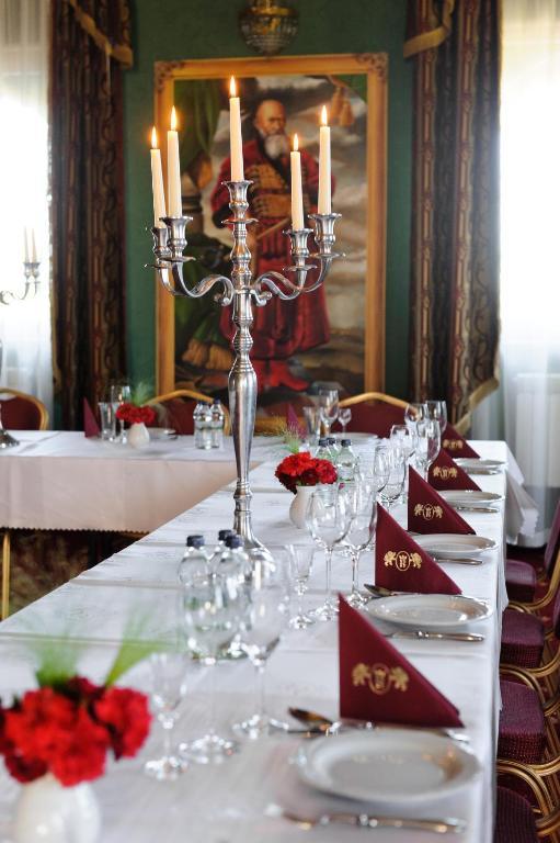 Hotel Krolewskiジャヌフ・ルベルスキ エクステリア 写真