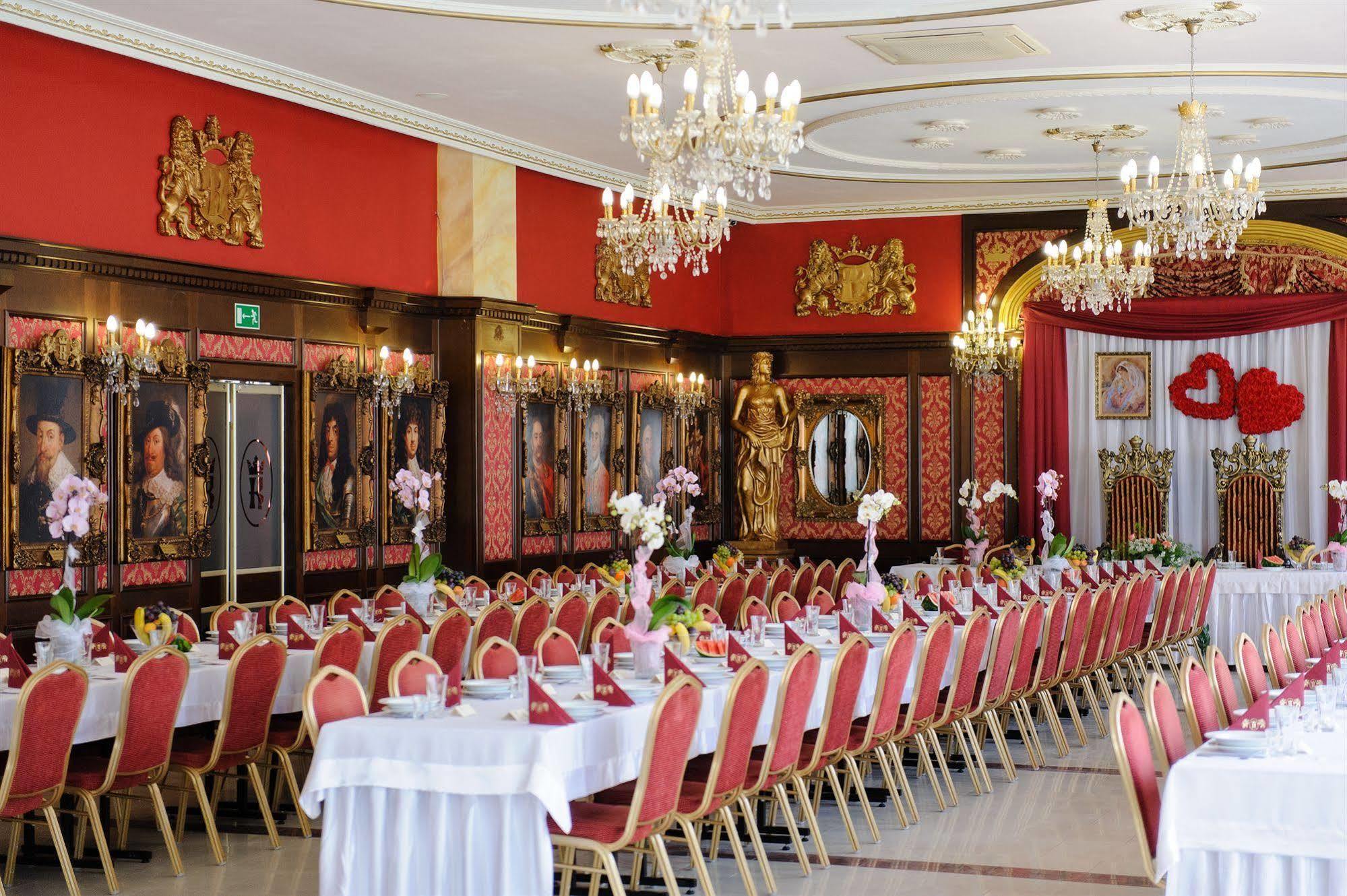 Hotel Krolewskiジャヌフ・ルベルスキ エクステリア 写真
