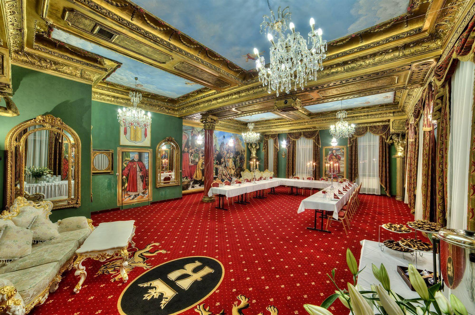 Hotel Krolewskiジャヌフ・ルベルスキ エクステリア 写真
