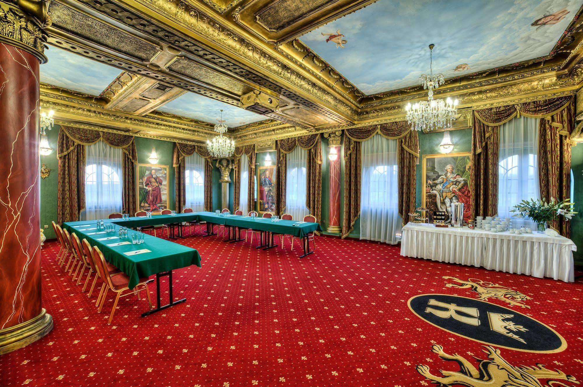 Hotel Krolewskiジャヌフ・ルベルスキ エクステリア 写真